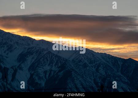 Owens Valley, nella contea di Inyo, è un luogo isolato e solitario nella Sierra orientale della California, ma è bellissimo. Foto Stock
