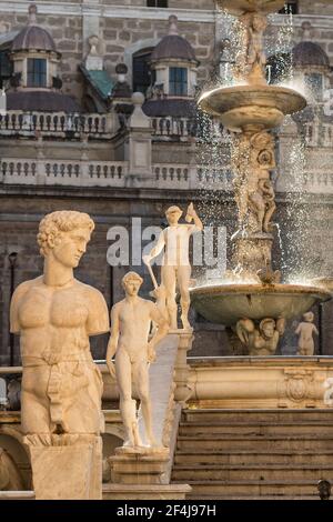 La Fontana Pretoria o Fontana Pretoria a Palermo, Sicilia, Italia Foto Stock