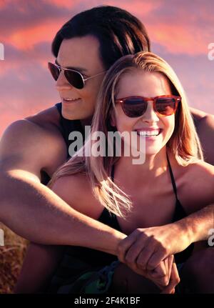 TERESA PALMER e BENJAMIN WALKER in THE CHOICE (2016), regia DI ROSS KATZ. Copyright: Solo per uso editoriale. Non sono previste copertine di libri o merchandising. Si tratta di un documento distribuito pubblicamente. Solo diritti di accesso, nessuna licenza di copyright fornita. Da riprodurre solo in combinazione con la promozione di questo film. CREDIT: NICHOLAS SPARKS PRO/SAFRAN COMPANY, THE / ALBUM Foto Stock