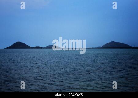 splendida vista serale sul lago di odisha Foto Stock