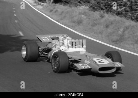 Jackie STEWART guida la vettura di F1 MATRA-Ford a piena velocità durante il Gran Premio di Francia 1969, nel circuito di Charade vicino a Clermont-Ferrand. Foto Stock