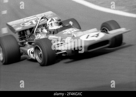 Chris AMON guida l'auto di F1 marzo-Ford a piena velocità durante il Gran Premio di Francia 1970, nel circuito di Charade vicino a Clermont-Ferrand. Foto Stock