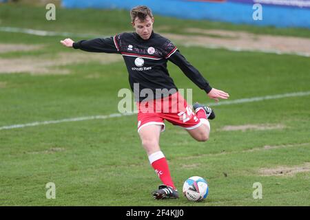 BARROW A FURNESS, REGNO UNITO. 20 MARZO: Tony Craig di Crawley Town durante la partita Sky Bet League 2 tra Barrow e Crawley Town a Holker Street, Barrow-in-Furness sabato 20 Marzo 2021. (Credit: Mark Fletcher | MI News) Credit: MI News & Sport /Alamy Live News Foto Stock