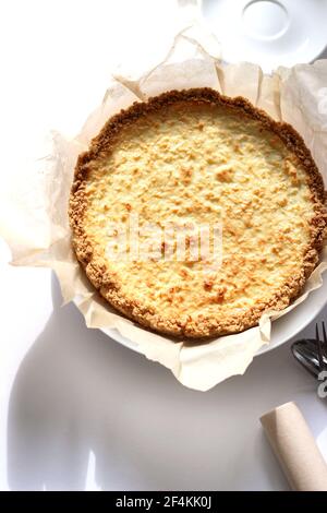 Torta di crema di cocco. Deliziosa pasticceria fatta in casa. Foto Stock