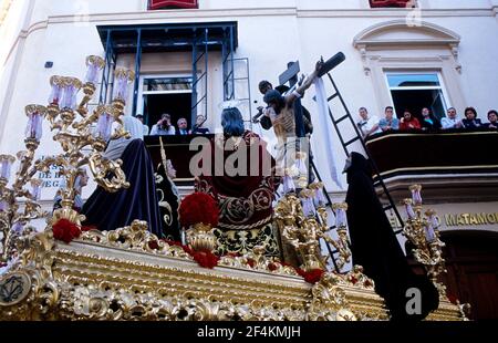 SPAGNA - la Vega (quartiere di Siviglia) - ANDALUSIA - Siviglia. semana santa, (sábado), hermandad de 'la Trinidad', paso del Cristo de las 5 Llagas Foto Stock