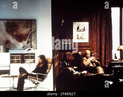 DIANE KEATON in ANNIE HALL (1977), diretto da WOODY ALLEN. Credit: ARTISTI UNITI / Album Foto Stock