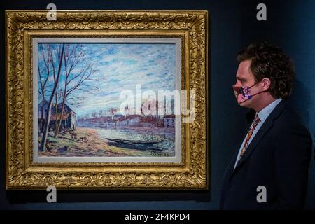 Londra, Regno Unito. 22 marzo 2021. Alfred Sisley, (1839-1899), le Chantier de Matrat à Moret sur Loing. Stima: £550,000 - 750,000 - Anteprima della settimana del 2021° secolo di Bonhams, che comprende la vendita occhio/surrealista della mente e l'arte contemporanea e post-bellica a Bonhams New Bond Street. Le vendite si svolgeranno il 24/5 marzo. Credit: Guy Bell/Alamy Live News Foto Stock