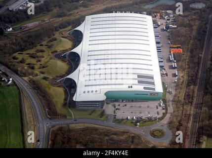 Vista aerea del JCB World Logistics Building a Stoke-on-Trent, Staffordshire Foto Stock