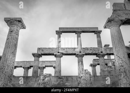 L'antico tempio di Athena Aphaea, nell'isola Egina (Egina), Golfo Argosaronico, Grecia, Europa. Foto Stock