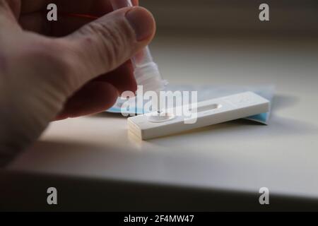 Amburgo, Germania, 22. Marzo 2021, Corona Antigen Rapid Test Kit Foto Stock