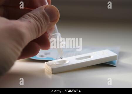 Amburgo, Germania, 22. Marzo 2021, Corona Antigen Rapid Test Kit Foto Stock