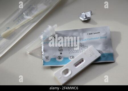 Amburgo, Germania, 22. Marzo 2021, Corona Antigen Rapid Test Kit Foto Stock