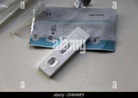 Amburgo, Germania, 22. Marzo 2021, Corona Antigen Rapid Test Kit Foto Stock