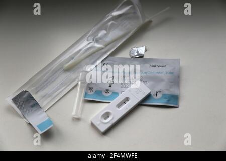 Amburgo, Germania, 22. Marzo 2021, Corona Antigen Rapid Test Kit Foto Stock