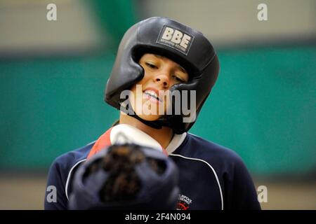 Boxing della donna per le Olimpiadi di Londra. Savannah Marshall. 3/8/09. IMMAGINE DAVID ASHDOWN Foto Stock
