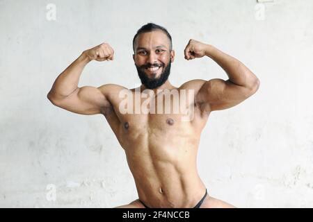 Dhaka, Bangladesh. 21 Mar 2021. 'Mr. Dhaka 2021' National Bodybuilding contest continued il 2 ° giorno a Dhaka questa mattina. La finale si svolgerà il 22 marzo. (Foto di MD Saiful Amin/Pacific Press) Credit: Pacific Press Media Production Corp./Alamy Live News Foto Stock