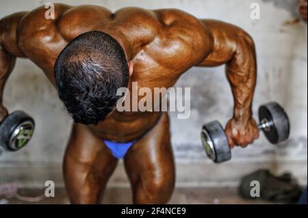 Dhaka, Bangladesh. 21 Mar 2021. 'Mr. Dhaka 2021' National Bodybuilding contest continued il 2 ° giorno a Dhaka questa mattina. La finale si svolgerà il 22 marzo. (Foto di MD Saiful Amin/Pacific Press) Credit: Pacific Press Media Production Corp./Alamy Live News Foto Stock