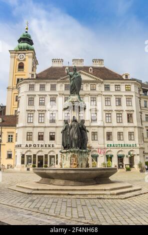 Fontana con scultura Austriabrunnen a Vienna, Austria Foto Stock