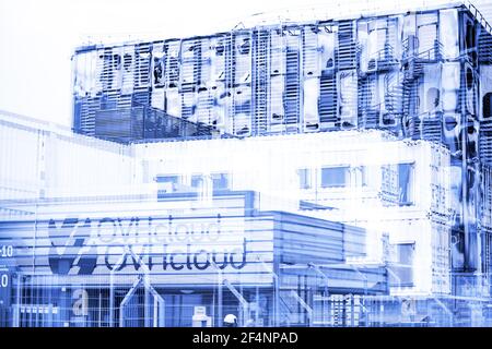 Milioni di siti web offline dopo il fuoco presso i servizi cloud francesi Azienda OVH Cloud a Strasburgo, Francia Foto Stock