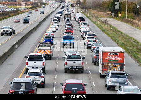 Durante la serata, potrai spostarti sull'Interstate 5 in direzione nord Nella contea di Snohomish nello stato di Washington occidentale a nord di Everett E Seattle Foto Stock