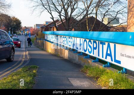 Insegna dell'ospedale del distretto generale di Eastbourne, ingresso principale, eastbourne, East sussex, uk Foto Stock