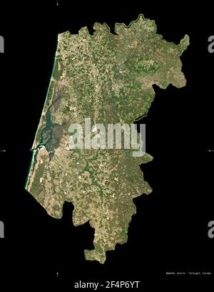 Aveiro, distretto del Portogallo. Immagini satellitari Sentinel-2. Forma isolata su nero. Descrizione, ubicazione della capitale. Contiene Copernicu modificato Foto Stock