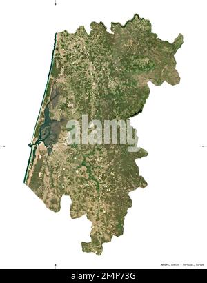 Aveiro, distretto del Portogallo. Immagini satellitari Sentinel-2. Forma isolata su bianco. Descrizione, ubicazione della capitale. Contiene Copernicu modificato Foto Stock