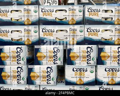 Orlando, FL USA - 14 Marzo 2021: Coors Light è un prodotto della American Moulson Coors Brewing Company. Foto Stock