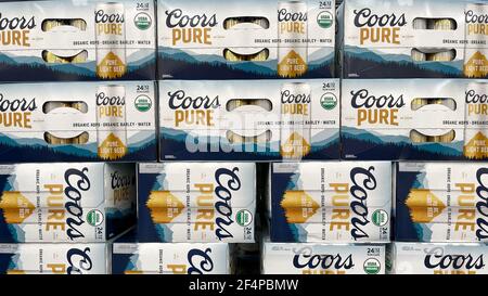 Orlando, FL USA - 14 Marzo 2021: Coors Light è un prodotto della American Moulson Coors Brewing Company. Foto Stock