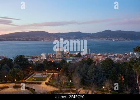 Vista al tramonto della città di Vigo, in Galizia, Spagna. Foto Stock