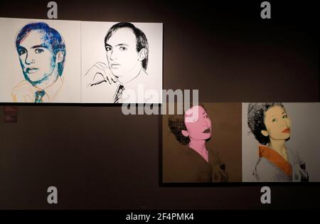 Dipinto serigrafico del ritratto di Jon Gould e Tina Chow di Andy Warhol mostra nel Andy Warhol Museum.Pittsburgh.Pennsylvania.USA Foto Stock