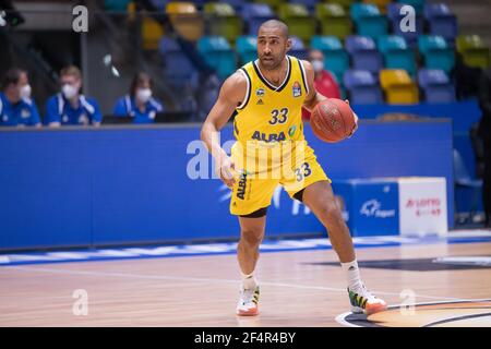 21 marzo 2021, Hessen, Francoforte sul meno: Jayson Granger (Alba Berlin, 33). Partita di pallacanestro della easyCredit BBL tra i Frapport Skyliner e Alba Berlin il 21 marzo 2021 presso la Frapport Arena di Francoforte sul meno. Foto: Jürgen Kessler/dpa Foto Stock