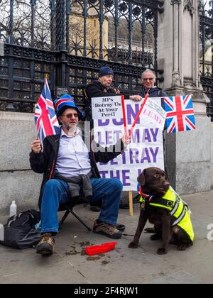 Londra 15 gennaio 2019 - Pro e Anti Brexit veglia fuori dal parlamento - Londra, Inghilterra Foto Stock