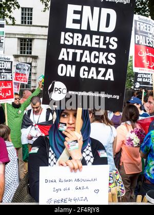 29 luglio 2014 marzo contro il sionismo - protesta contro i bombardamenti su Gaza - Londra, Inghilterra Foto Stock