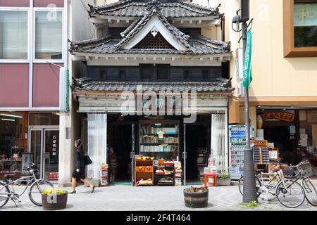 MATSUMOTO, GIAPPONE - 1 MAGGIO 2012: Shopfront Famous Seikando Books, una libreria Matsumoto City, Giappone. Matsumoto è la seconda città più grande della prefera di Nagano Foto Stock