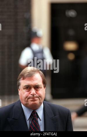 JOHN PRESCOTT SI È RIVOLTO AI MEDIA SUI RISULTATI DELL'INCONTRO CON TONY BLAIR PER DISCUTERE DELLA CRISI DEL CARBURANTE. Foto Stock