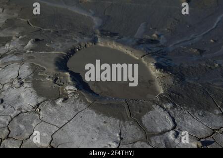 eruzione vulcanica di argilla, immagine di alta qualità Foto Stock