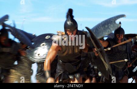 BRAD PITT in TROY (2004), diretto da WOLFGANG PETERSEN. Credito: WARNER BROS. / Album Foto Stock