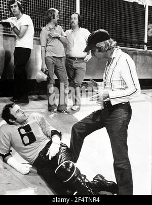 NORMAN JEWISON e JAMES CAAN in ROLLERBALL (1975), diretto da NORMAN JEWISON. Credit: ARTISTI UNITI / Album Foto Stock