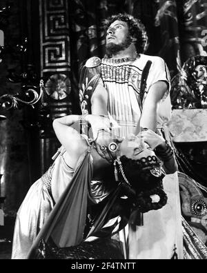 PETER USTINOV e PATRICIA LAFFAN in QUO VADIS (1951), regia DI MERVYN LEROY. Credit: MG.M / Album Foto Stock