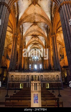 Interni ed elementi architettonici della Cattedrale di Barcellona - Catedral De la Santa Cruz y Santa Eulalia (La Santa Croce e Sant'Eulalia) Spagna Foto Stock