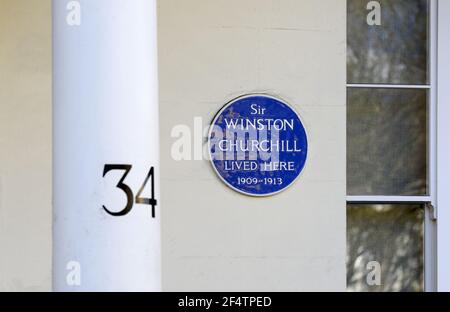 Londra, Regno Unito. Lapide commemorativa: 'ir Winston Churchill visse here 1909-1913' at 34 Eccleston Square Foto Stock