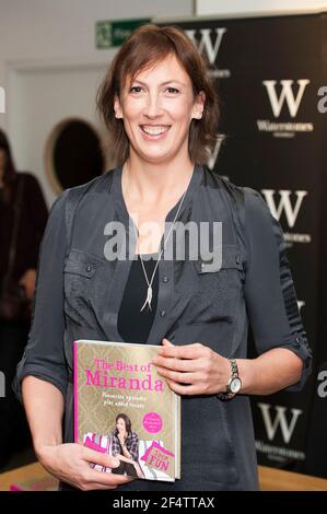 Firma del libro Miranda Hart a Waterstones Picadilly - Londra Foto Stock