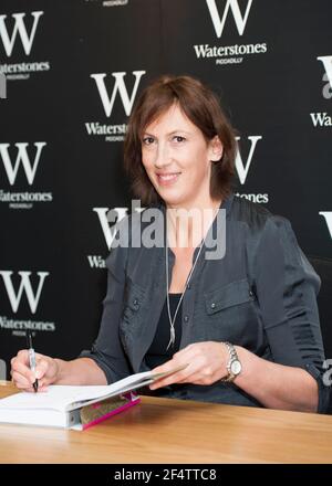 Firma del libro Miranda Hart a Waterstones Picadilly - Londra Foto Stock