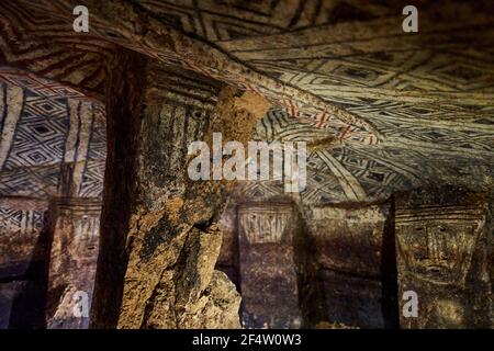 Parco archeologico nazionale di Tierradentro, con le sue tombe di un'antica cultura precolombiana della Colombia, dipinte con geometrie, antropomorfe e. Foto Stock