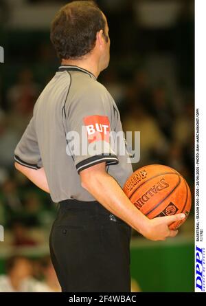 BASKET BALL - STAGIONE 2005-2006 - 28/09/2005 - PHOTO : JEAN-MARC MOUCHET / DPPI ARBITRO Foto Stock