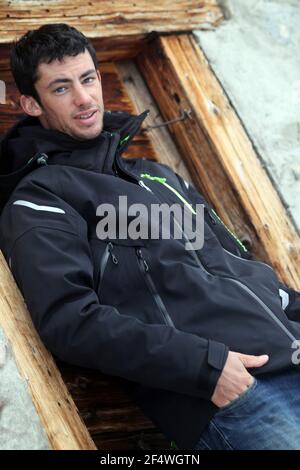 MISCS - FEATURE KILIAN JORNET (ESP) - 12/01/2011 - PHOTO : JEAN-MARC MOUCHET / DPPI - DOPPIO VINCITORE DI ULTRA TOUR DU MONT BLANC 2008 E 2009 (TRAIL RUNNING) - VINCITORE DI PIERRA MENTA 2008 E 2010 - CAMPIONE DEL MONDO 2010 ALPINISMO SCI Foto Stock