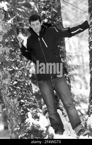 MISCS - FEATURE KILIAN JORNET (ESP) - 12/01/2011 - PHOTO : JEAN-MARC MOUCHET / DPPI - DOPPIO VINCITORE DI ULTRA TOUR DU MONT BLANC 2008 E 2009 (TRAIL RUNNING) - VINCITORE DI PIERRA MENTA 2008 E 2010 - CAMPIONE DEL MONDO 2010 ALPINISMO SCI Foto Stock