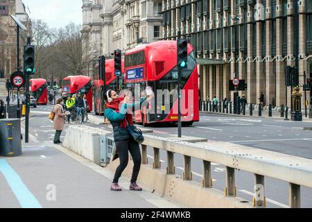 Londra, Regno Unito. 23 marzo 2021. Le strade di Londra si svuotano in un anno di chiusura. Credit: JOHNNY ARMSTEAD/Alamy Live News Foto Stock