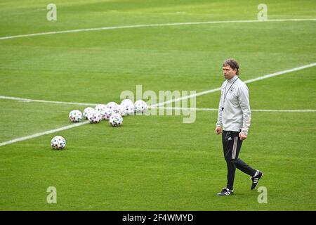 Duesseldorf, Germania. 23 marzo 2021. L'assistente tecnico del DFB Marcus Sorg prepara l'allenamento. GES/Fussball/DFB-Training Duesseldorf, Die Team, 23.03.2021 Calcio: Formazione, pratica nazionale tedesca, Dusseldorf, 23 marzo 2021 | utilizzo nel mondo Credit: dpa/Alamy Live News Foto Stock